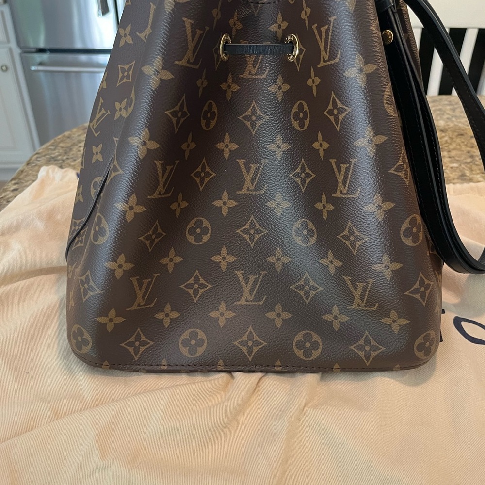 Louis Vuitton Neo Noe MM